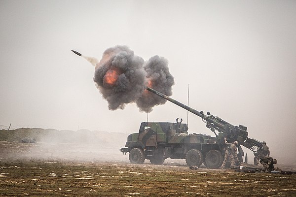 French_Caesar_self-propelled_howitzer_in_Iraq